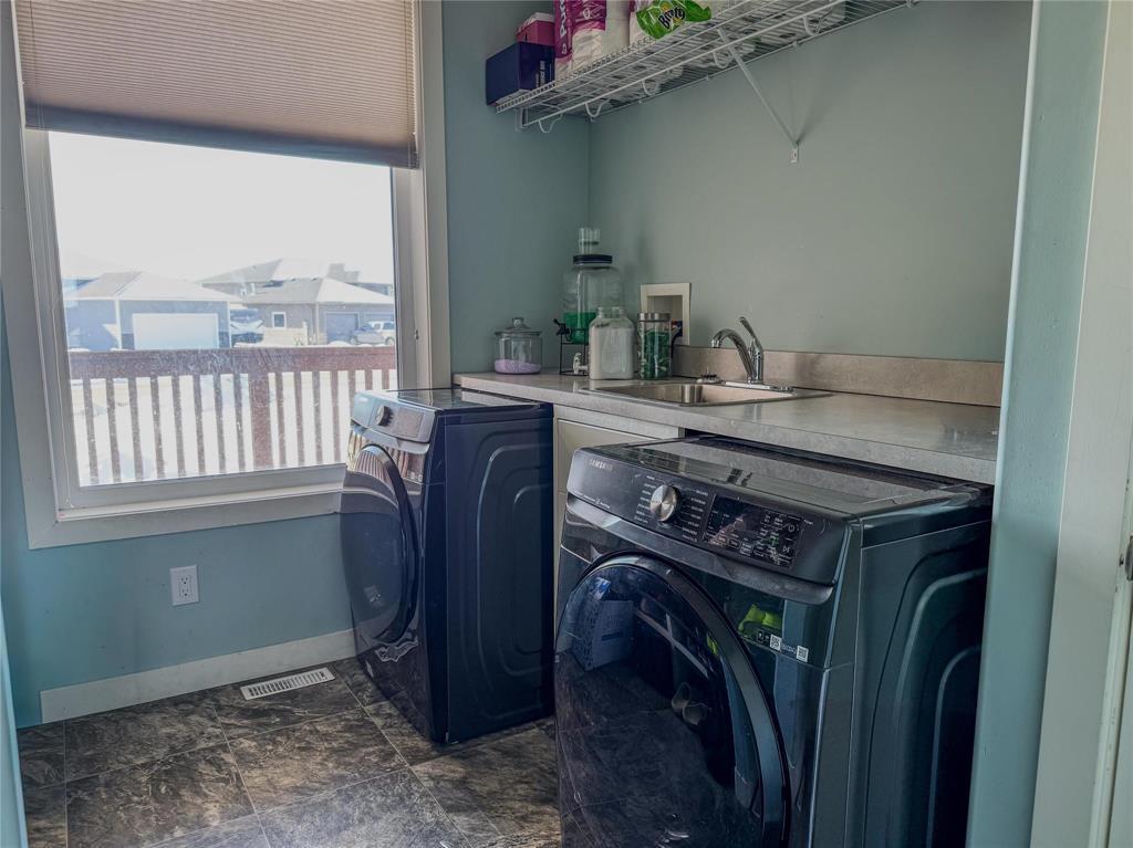 71 Evergreen Avenue, Mitchell, Manitoba  R5G 1H1 - Photo 11 - 202602772