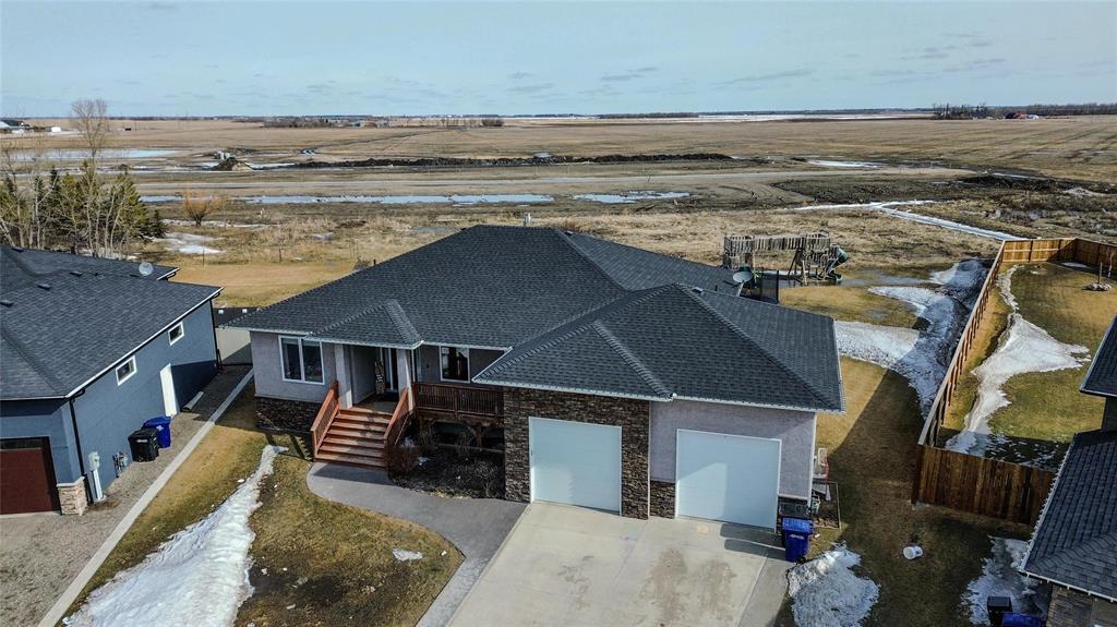 71 Evergreen Avenue, Mitchell, Manitoba  R5G 1H1 - Photo 1 - 202602772