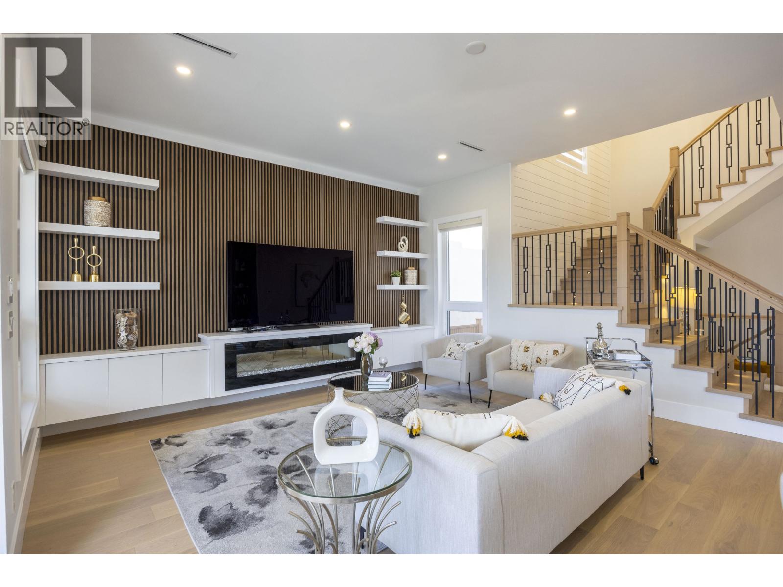 8093 14th Avenue, Burnaby, British Columbia  V3N 2B5 - Photo 12 - R3109059