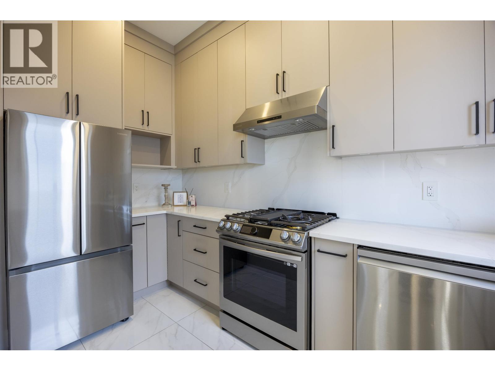 8093 14th Avenue, Burnaby, British Columbia  V3N 2B5 - Photo 19 - R3109059