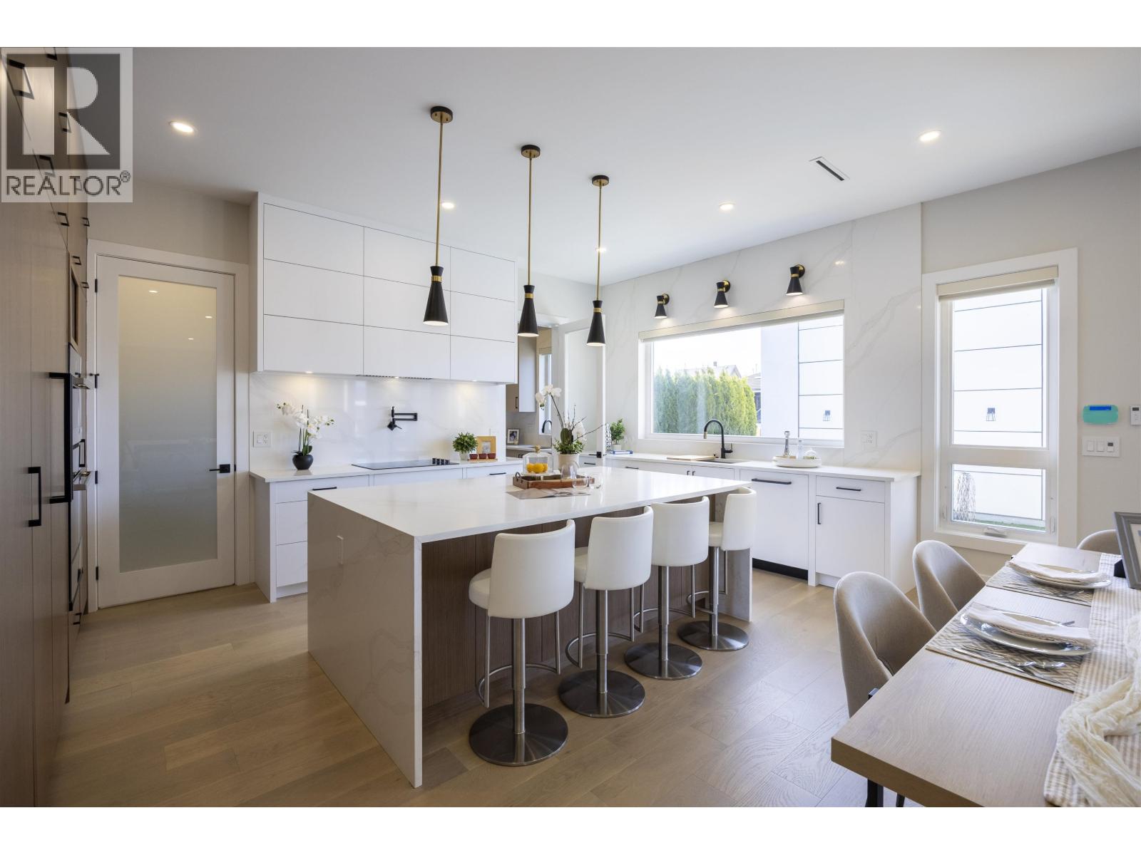 8093 14th Avenue, Burnaby, British Columbia  V3N 2B5 - Photo 17 - R3109059