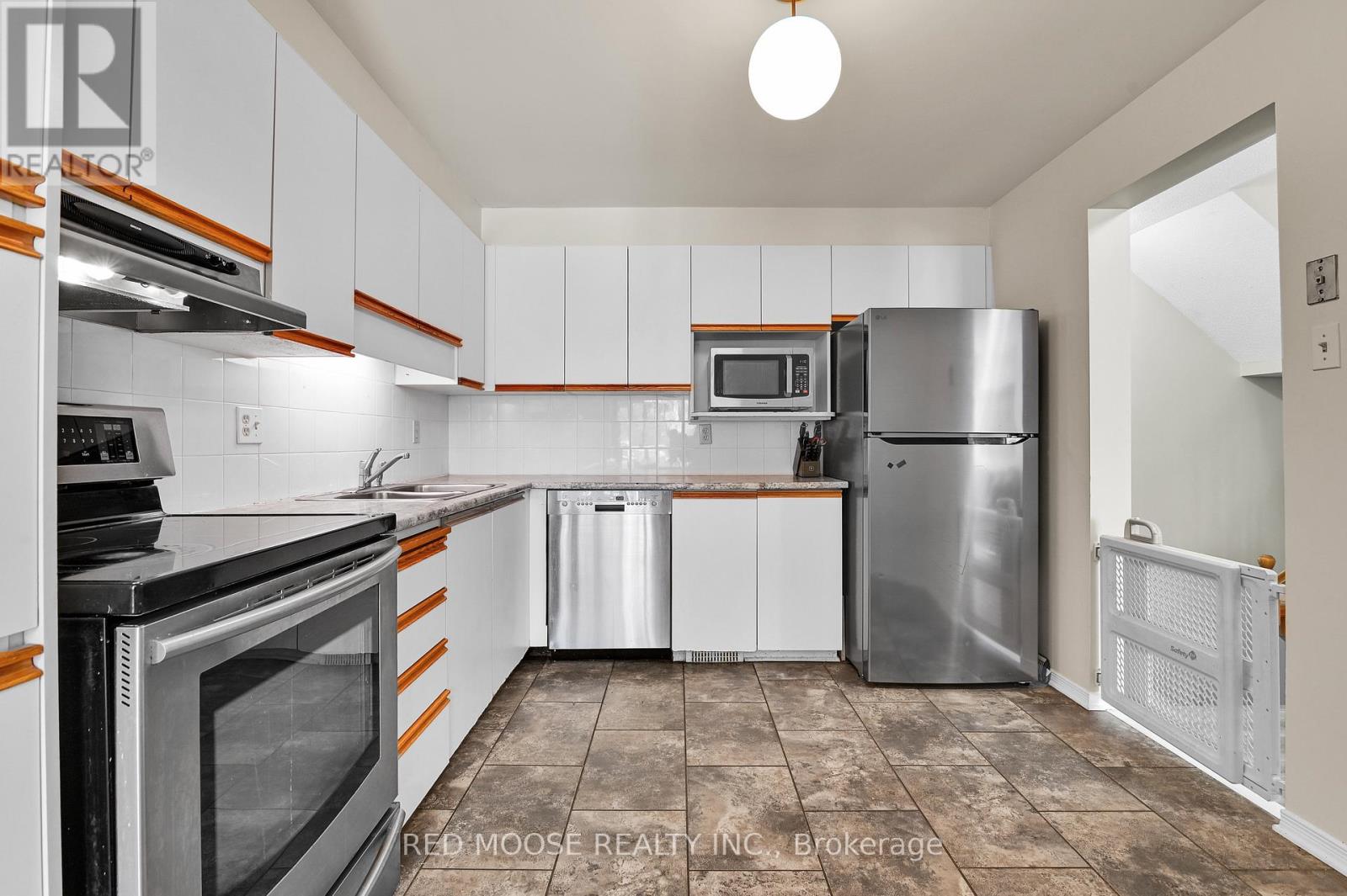 12 Willwood Crescent, Ottawa, Ontario  K2J 4B2 - Photo 12 - X12974348