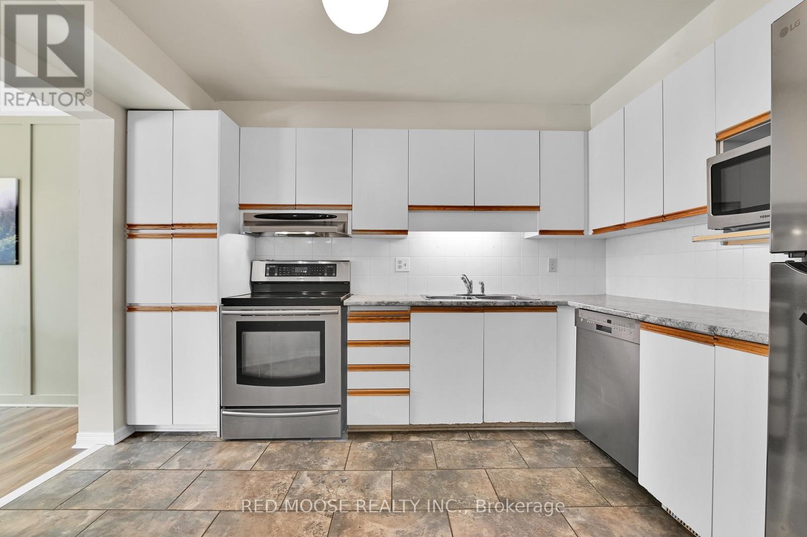 12 Willwood Crescent, Ottawa, Ontario  K2J 4B2 - Photo 13 - X12974348