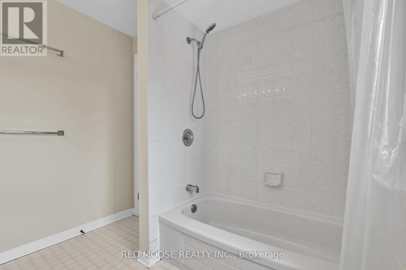 12 Willwood Crescent, Ottawa, Ontario  K2J 4B2 - Photo 17 - X12974348