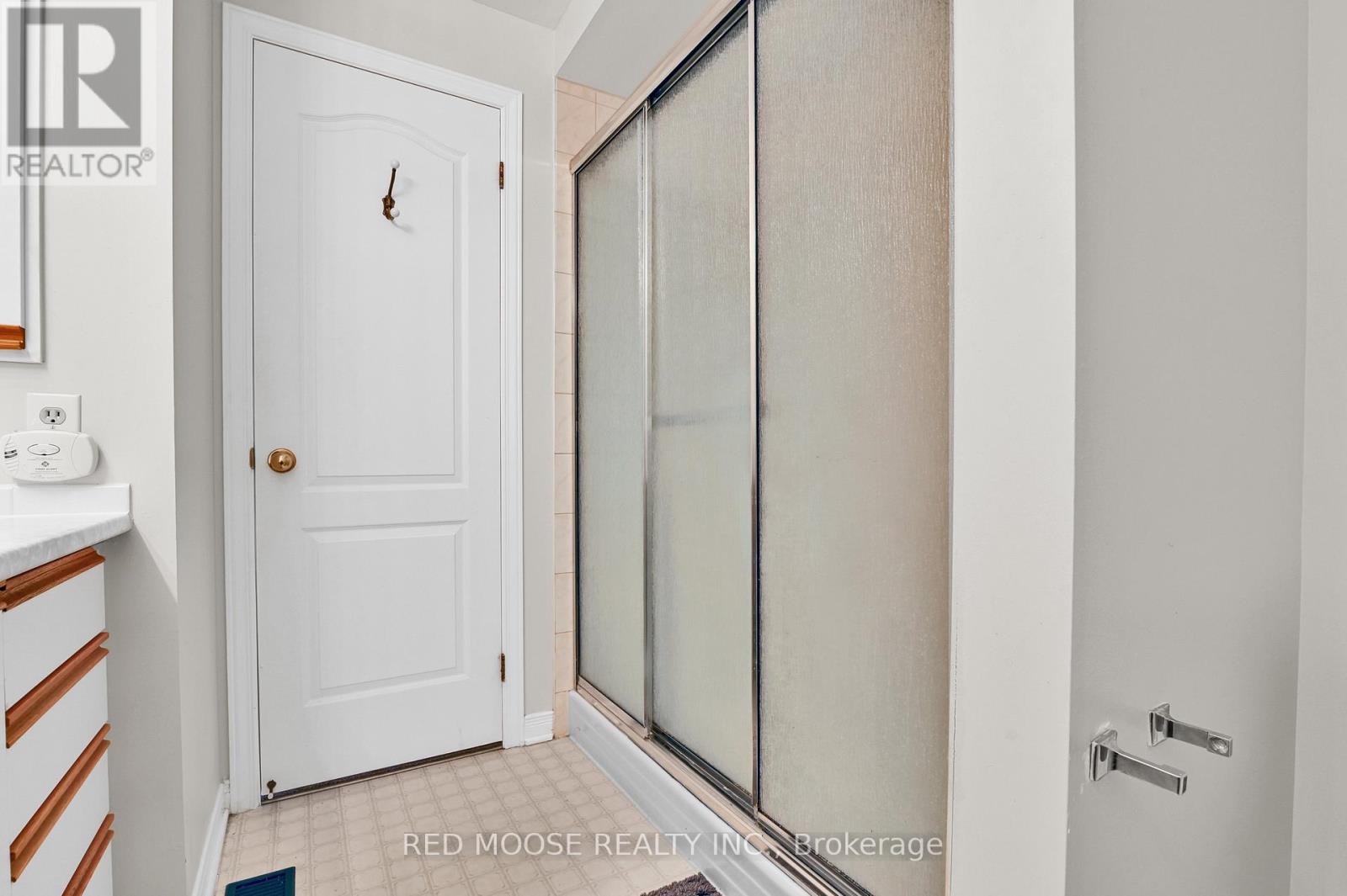 12 Willwood Crescent, Ottawa, Ontario  K2J 4B2 - Photo 23 - X12974348