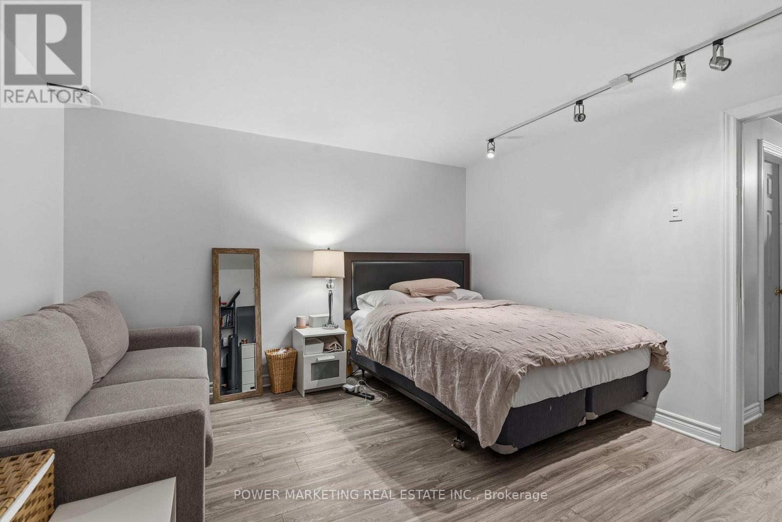 160 Rushford Private, Ottawa, Ontario  K1T 3C8 - Photo 16 - X12974380