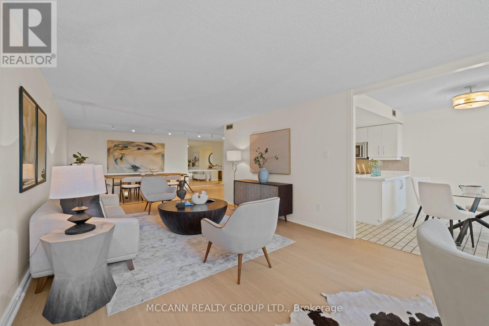 301 - 360 Bloor Street E, Toronto, Ontario  M4W 3M3 - Photo 5 - C12974344