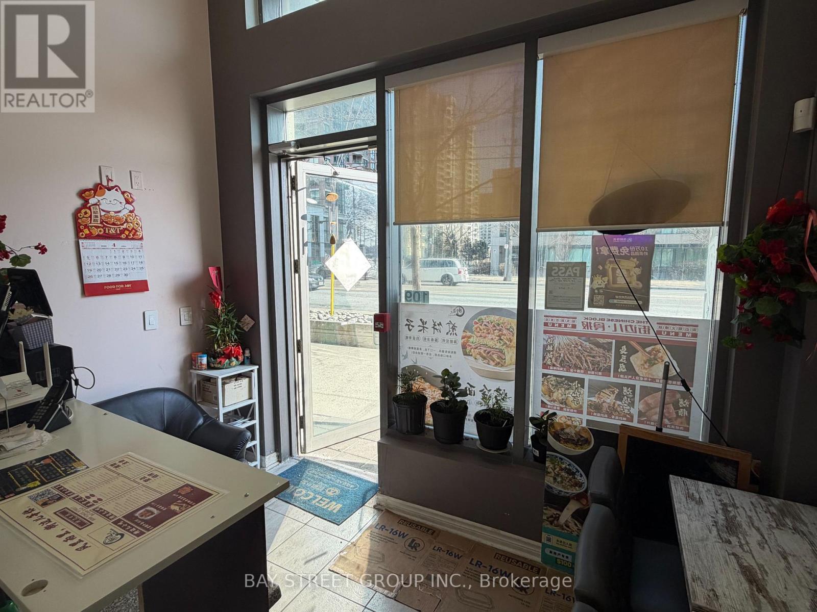 109 - 28 Finch Avenue W, Toronto, Ontario  M2N 2G7 - Photo 2 - C12974356