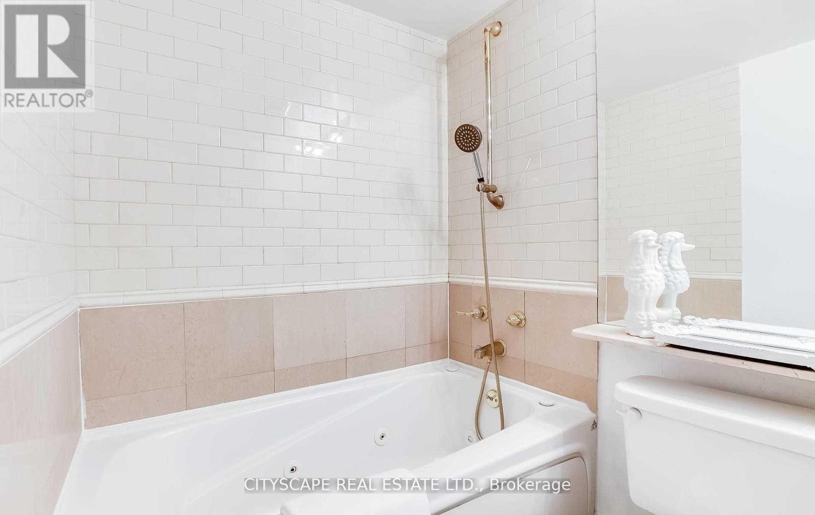 Lph8 - 55 Bloor Street E, Toronto, Ontario  M4W 3W6 - Photo 21 - C12974366