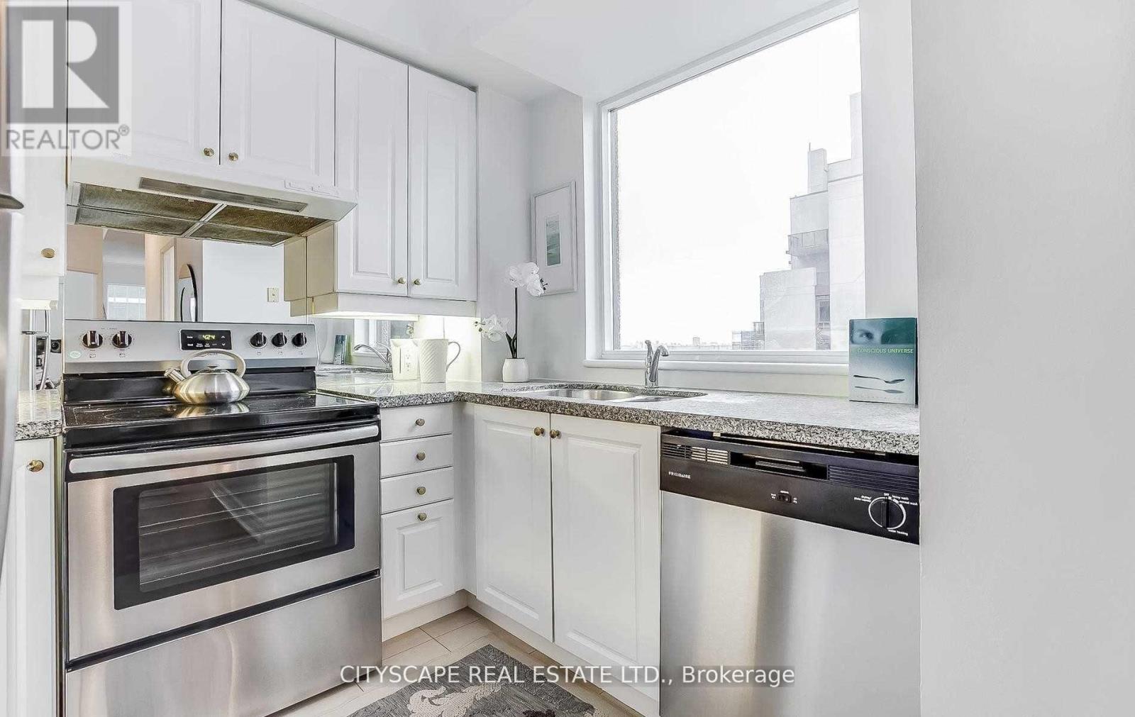 Lph8 - 55 Bloor Street E, Toronto, Ontario  M4W 3W6 - Photo 7 - C12974366