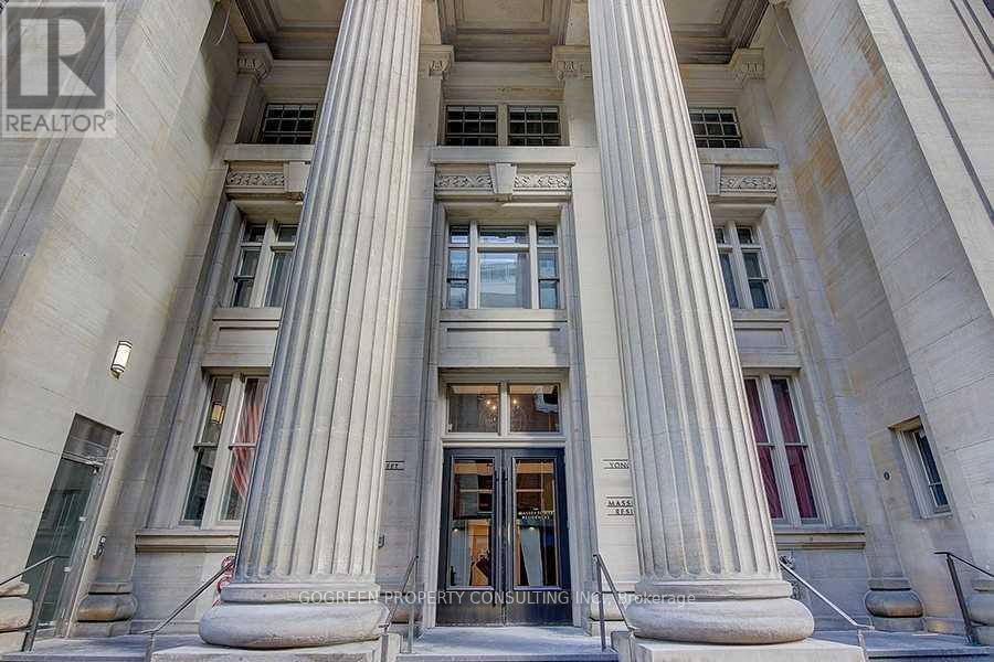 2509 - 197 Yonge Street, Toronto, Ontario  M5B 1M4 - Photo 2 - C12974378