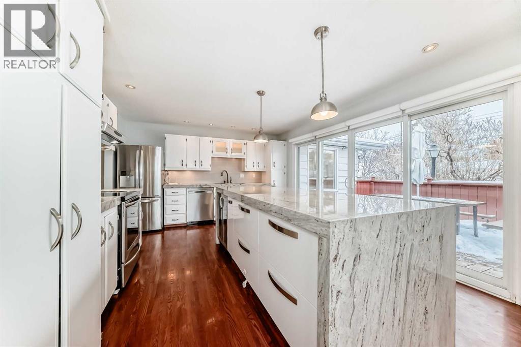 9723 Fairmount Drive SE, Calgary, Alberta  T2J 0R9 - Photo 4 - A2289270