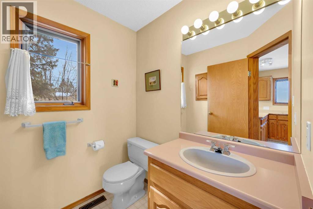 527 25 Avenue NE, Calgary, Alberta  T2E 1Y6 - Photo 25 - A2299491