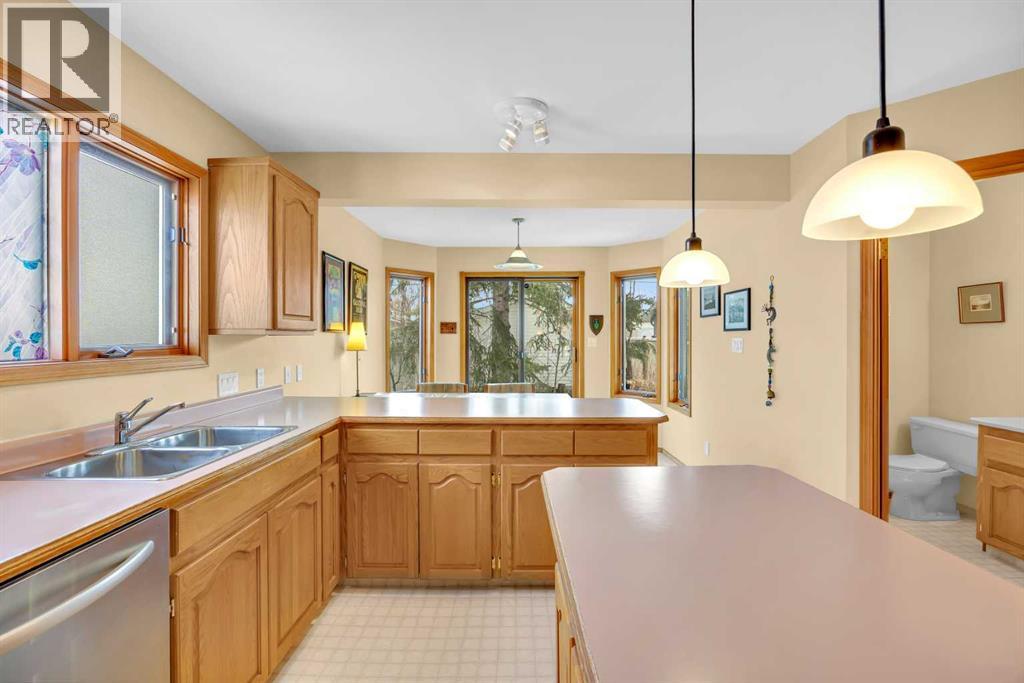 527 25 Avenue NE, Calgary, Alberta  T2E 1Y6 - Photo 19 - A2299491