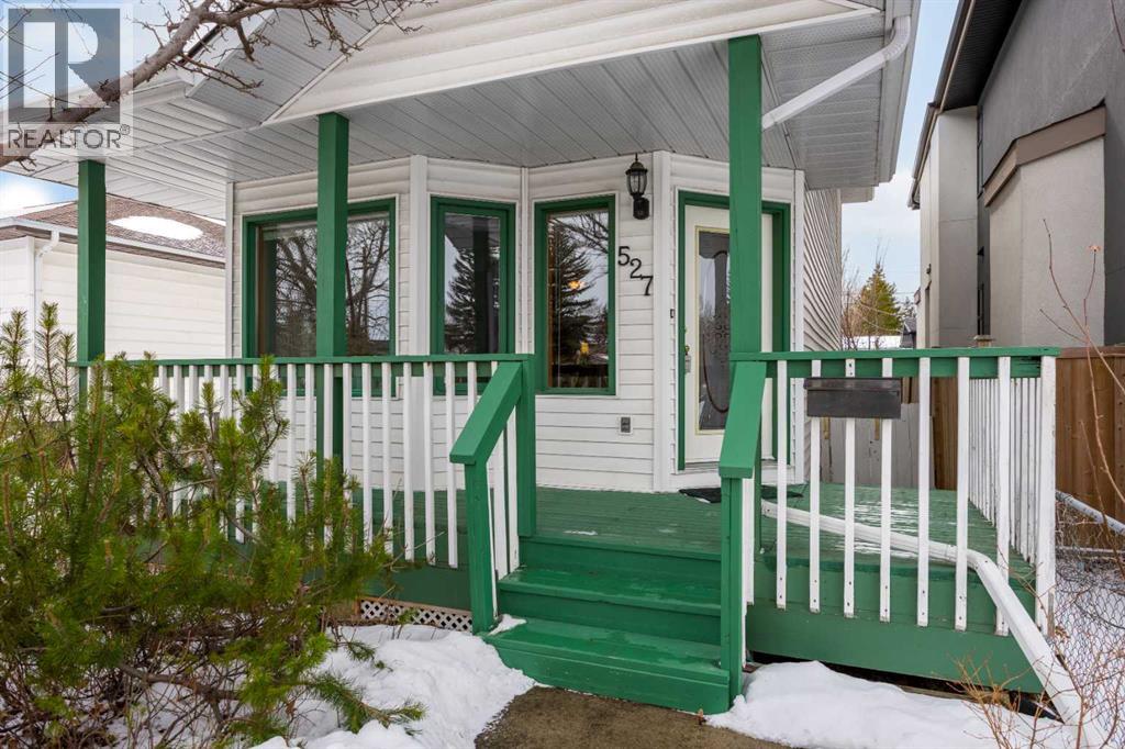 527 25 Avenue NE, Calgary, Alberta  T2E 1Y6 - Photo 2 - A2299491