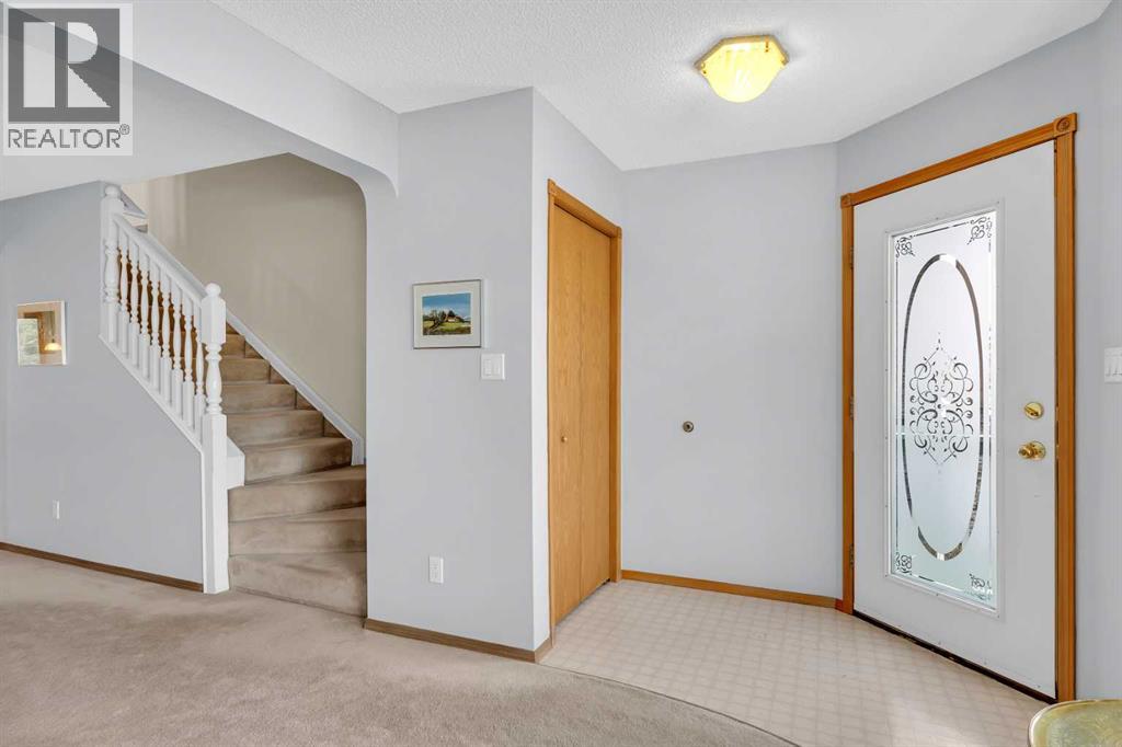 527 25 Avenue NE, Calgary, Alberta  T2E 1Y6 - Photo 4 - A2299491