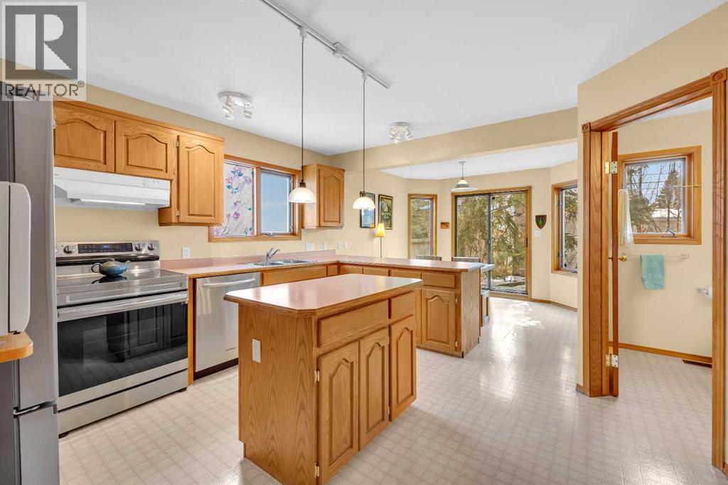 527 25 Avenue NE, Calgary, Alberta  T2E 1Y6 - Photo 13 - A2299491