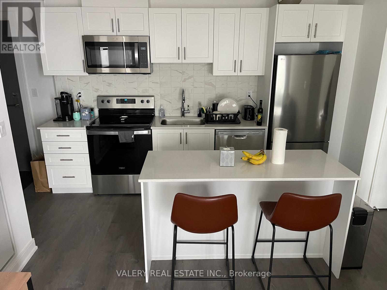 406 - 705 Davis Drive, Newmarket, Ontario  L3Y 0J1 - Photo 2 - N12974334