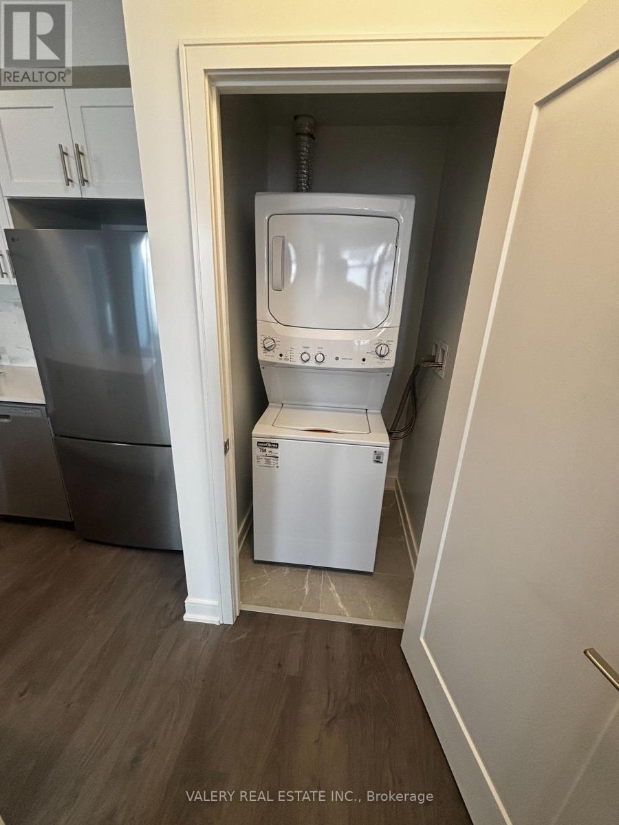 406 - 705 Davis Drive, Newmarket, Ontario  L3Y 0J1 - Photo 6 - N12974334