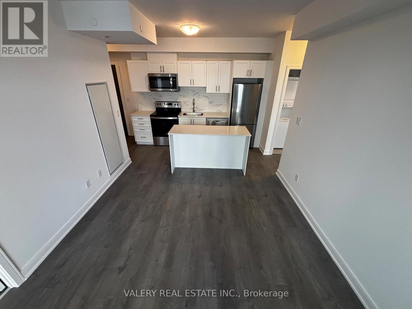 406 - 705 Davis Drive, Newmarket, Ontario  L3Y 0J1 - Photo 7 - N12974334