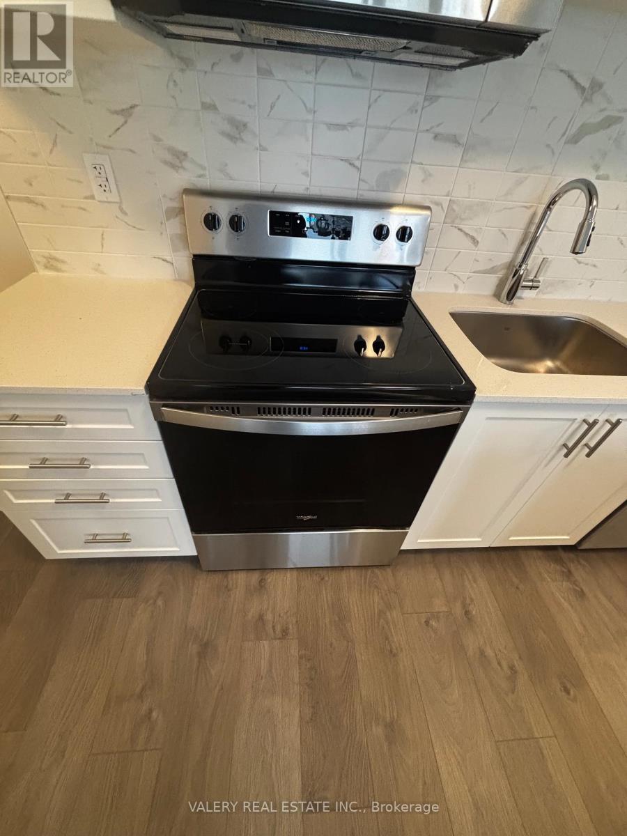 406 - 705 Davis Drive, Newmarket, Ontario  L3Y 0J1 - Photo 9 - N12974334