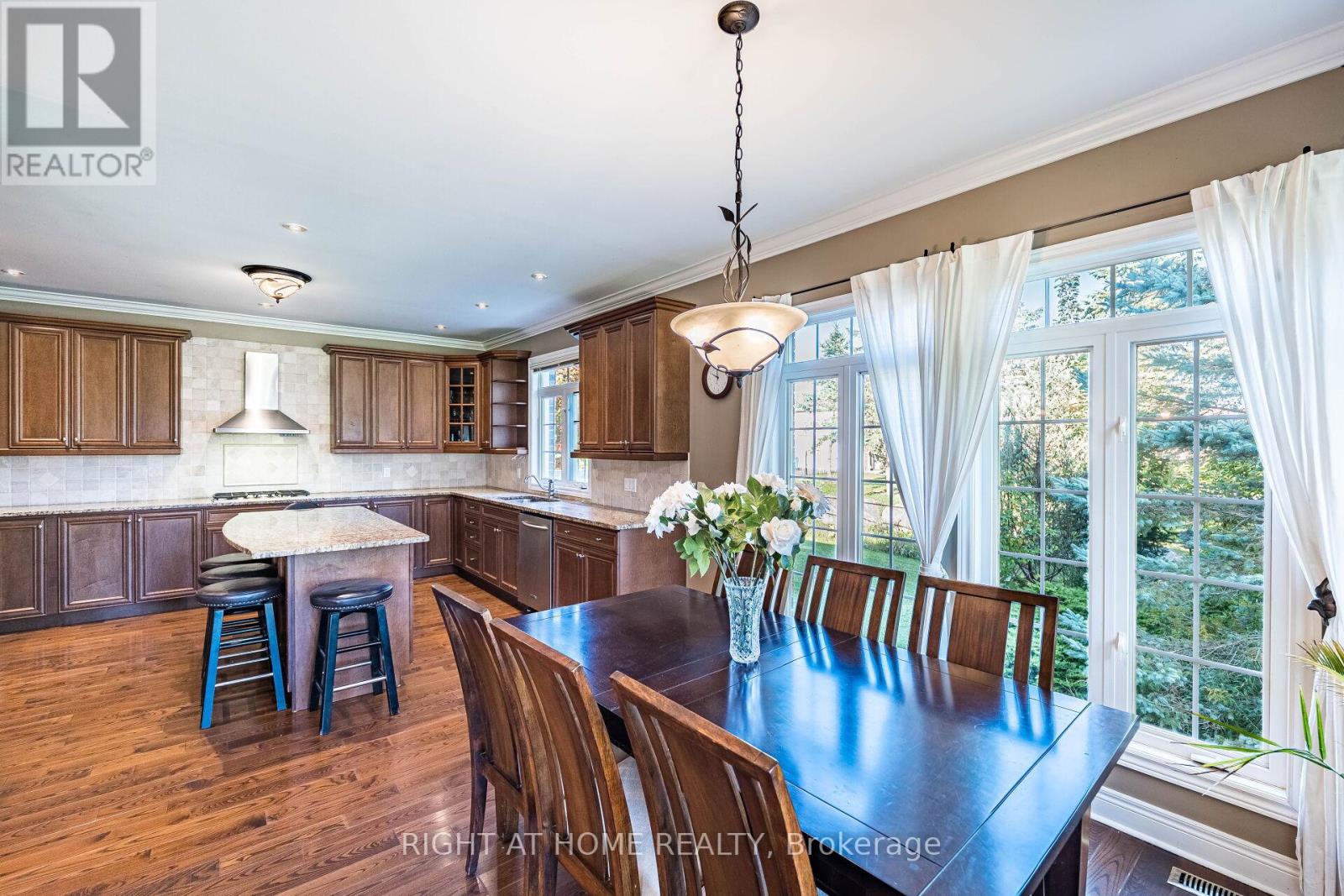 11150 Menzies Court, Milton, Ontario  L0P 1B0 - Photo 19 - W12974390