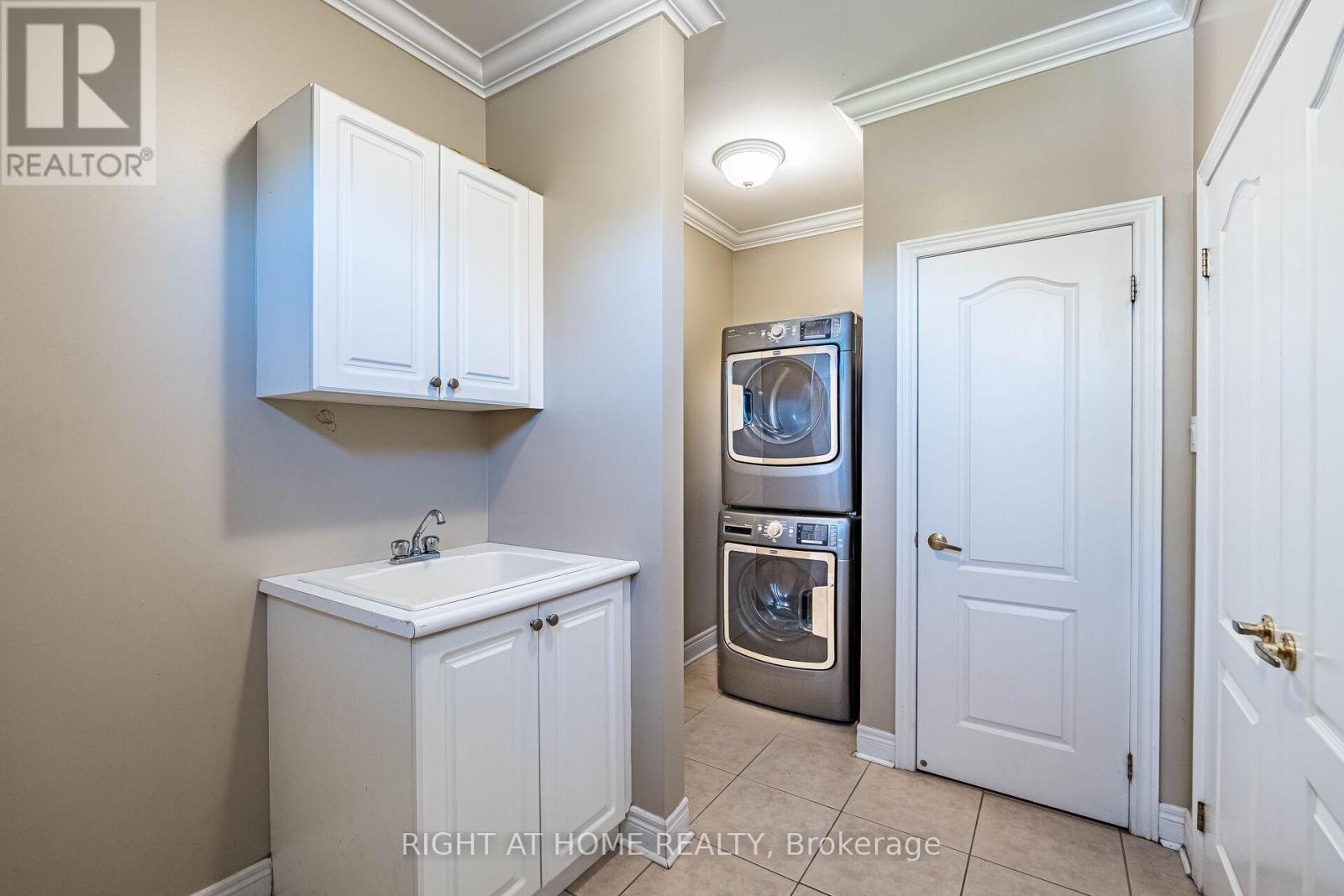 11150 Menzies Court, Milton, Ontario  L0P 1B0 - Photo 28 - W12974390