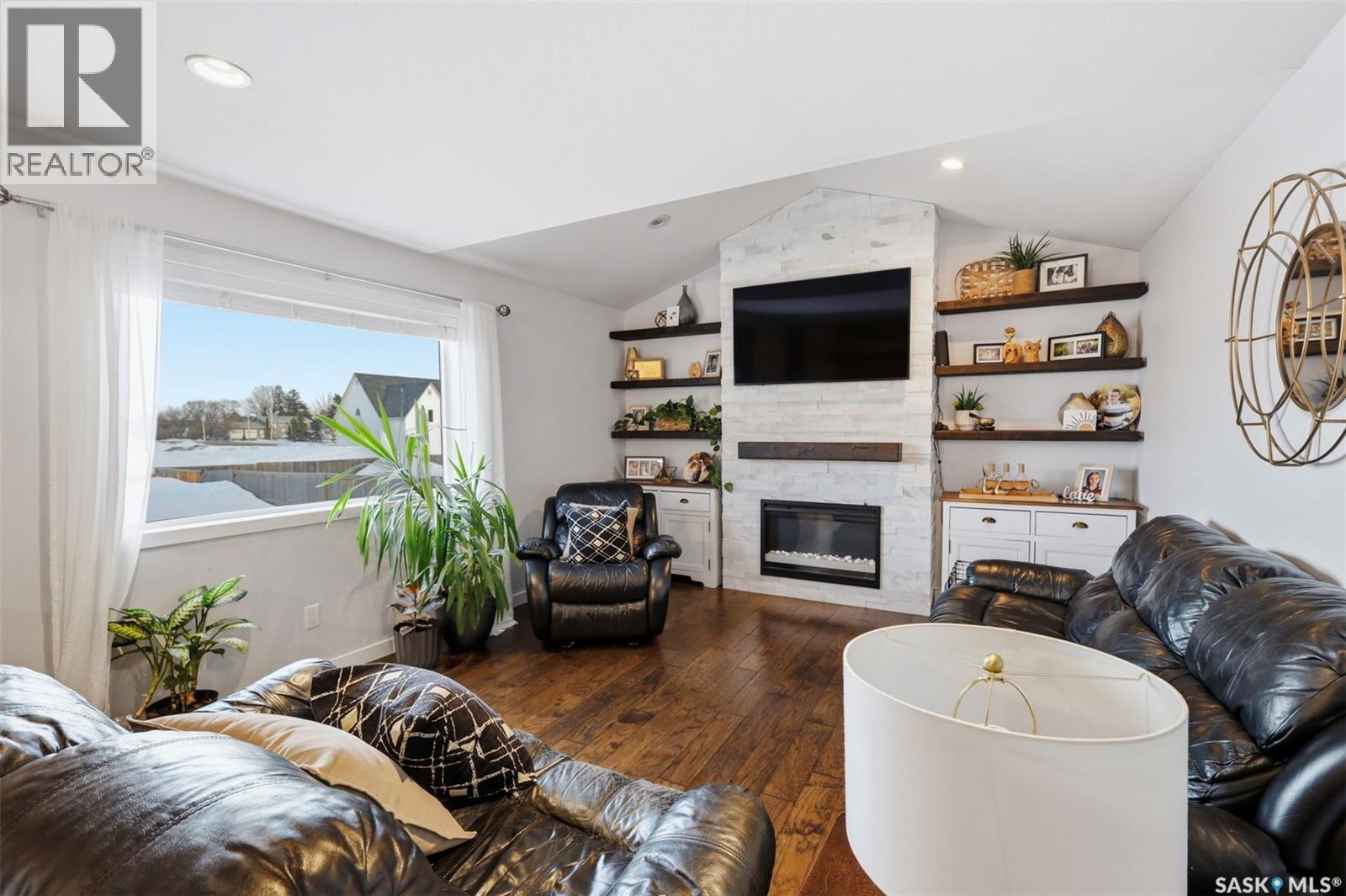 207 5th Avenue, Aberdeen, Saskatchewan  S0K 0A0 - Photo 12 - SK032420