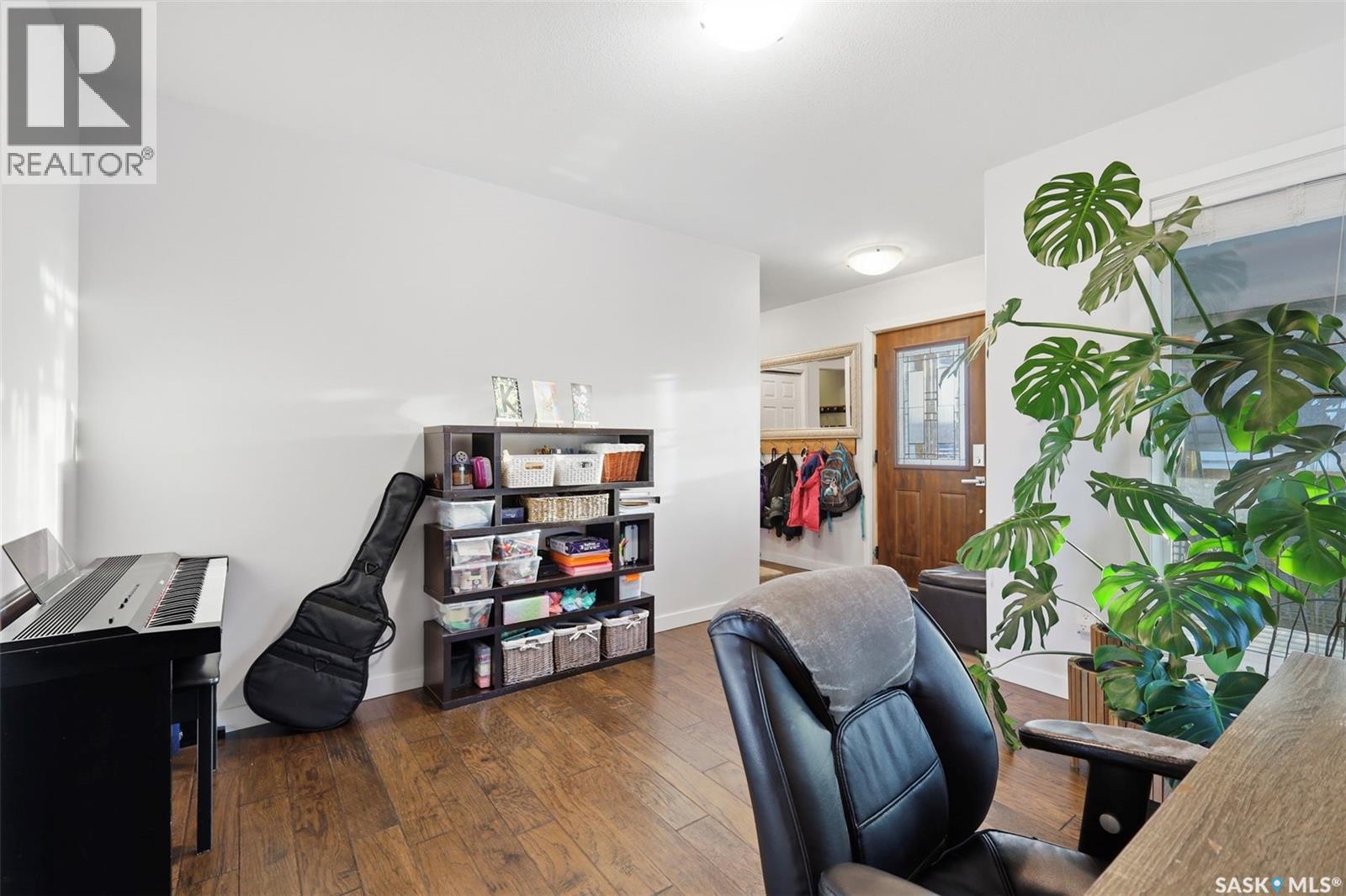 207 5th Avenue, Aberdeen, Saskatchewan  S0K 0A0 - Photo 5 - SK032420