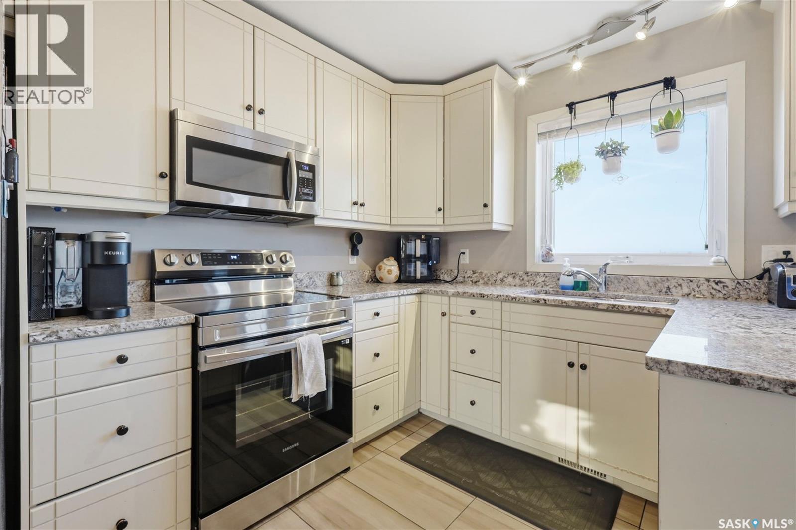 207 5th Avenue, Aberdeen, Saskatchewan  S0K 0A0 - Photo 7 - SK032420