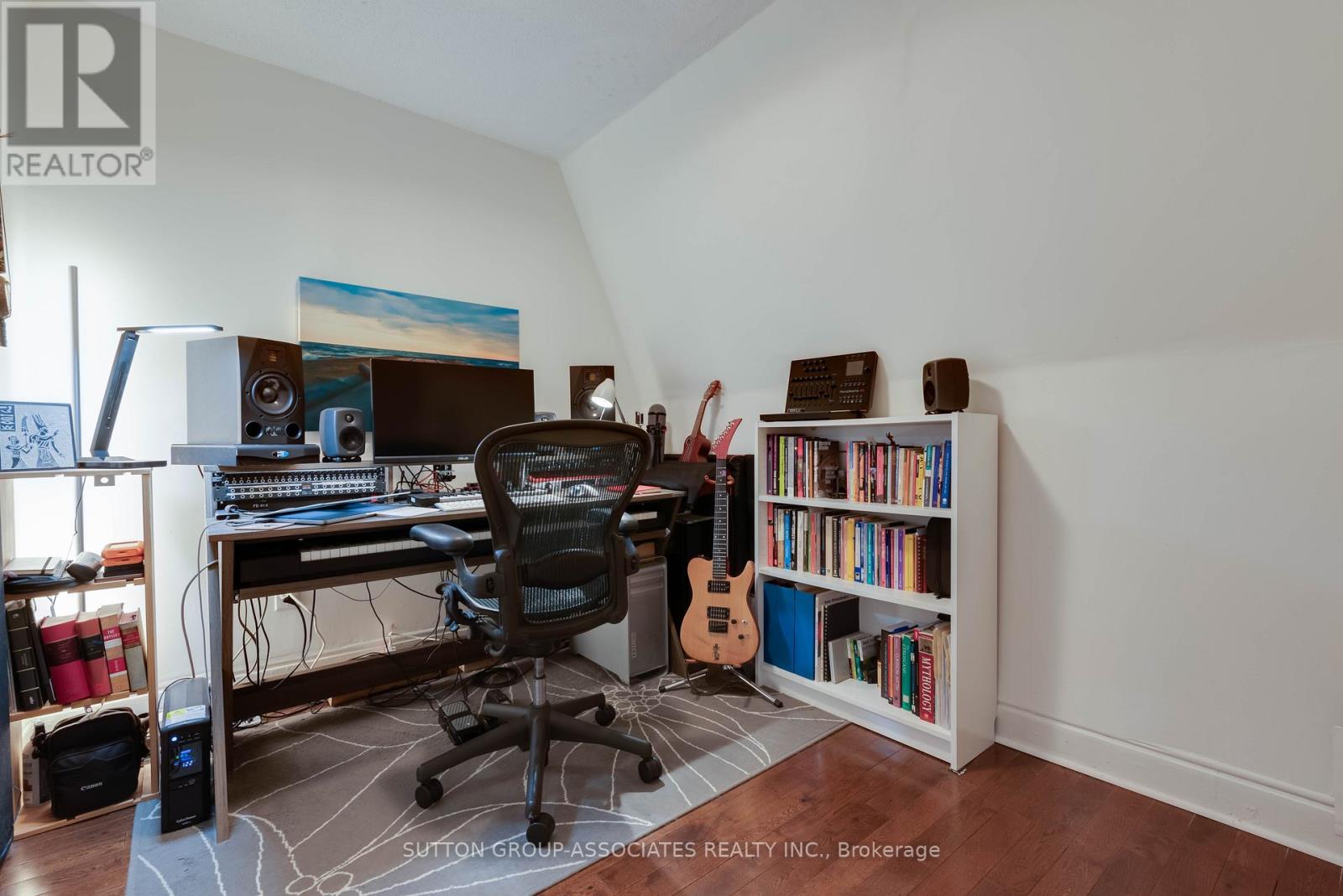 285 Harvie Avenue, Toronto, Ontario  M6E 4L1 - Photo 15 - W12967536