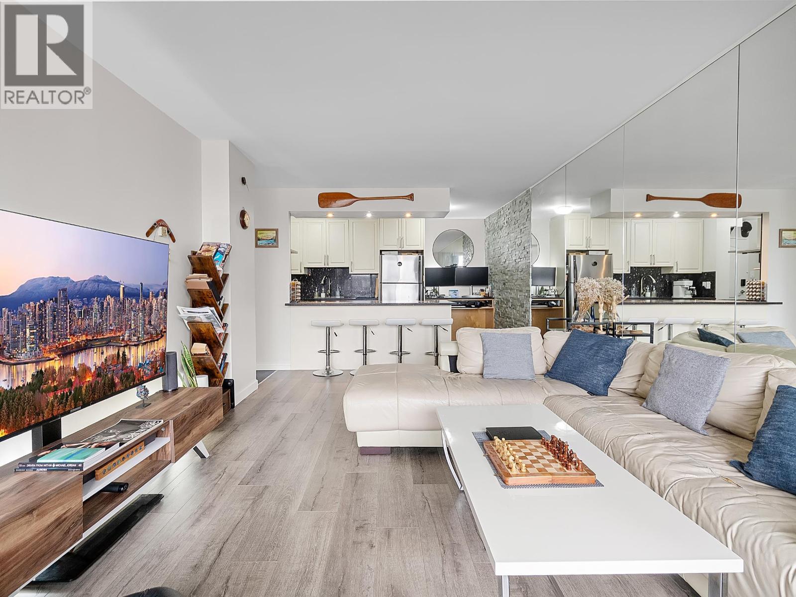 1808 2016 Fullerton Avenue, North Vancouver, British Columbia  V7P 3E6 - Photo 2 - R3107723