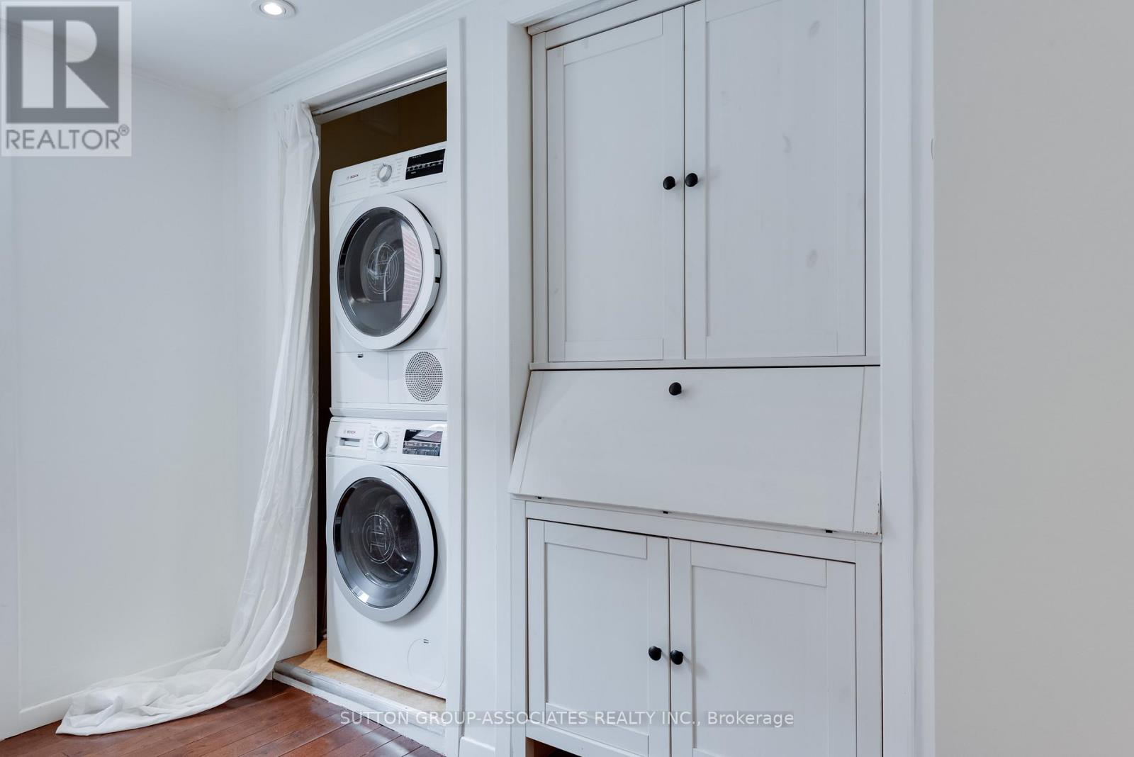 285 Harvie Avenue, Toronto, Ontario  M6E 4L1 - Photo 10 - W12967536