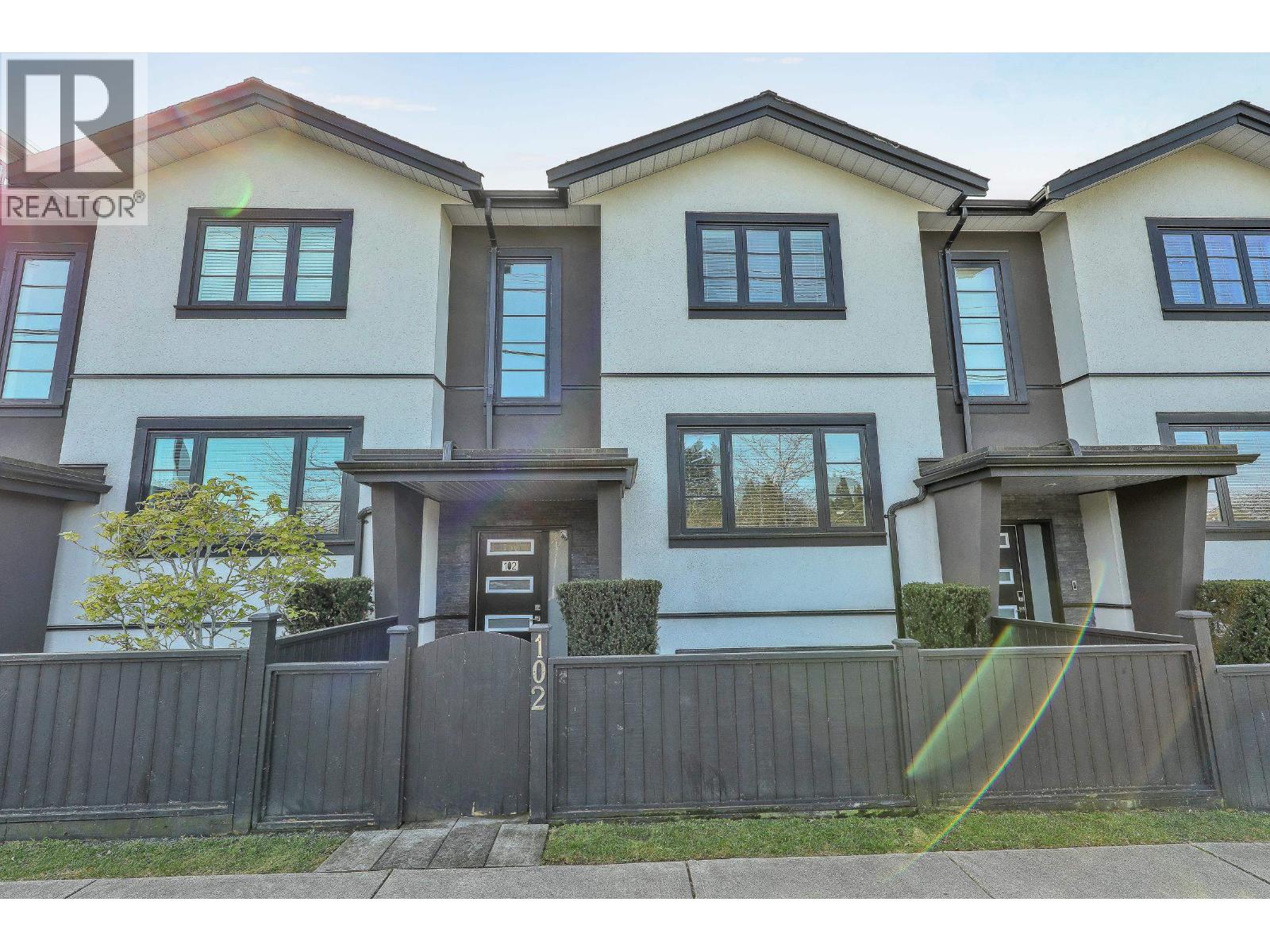 102 806 GAUTHIER AVENUE, Coquitlam, British Columbia