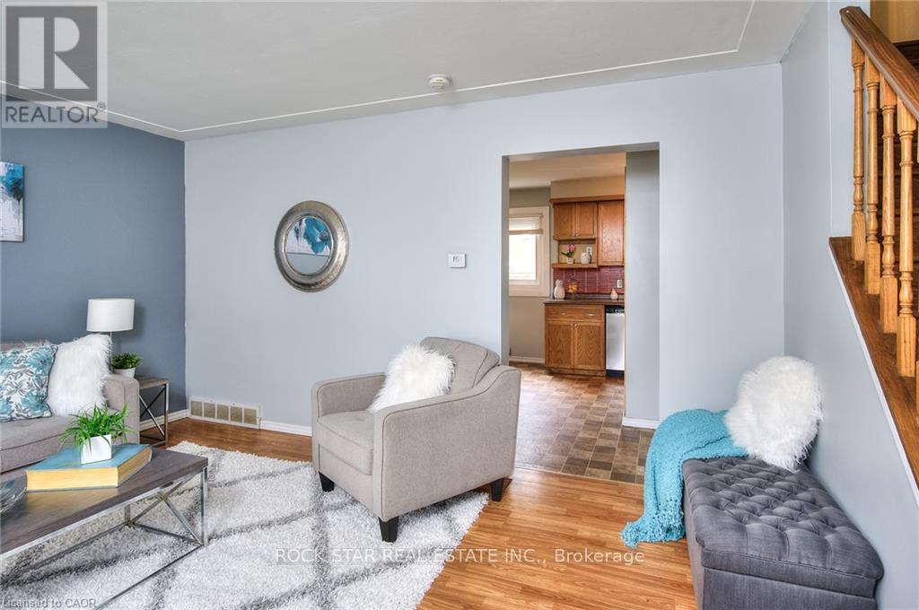 196 Walker Street, Cambridge, Ontario  N3C 2C2 - Photo 4 - X12965154