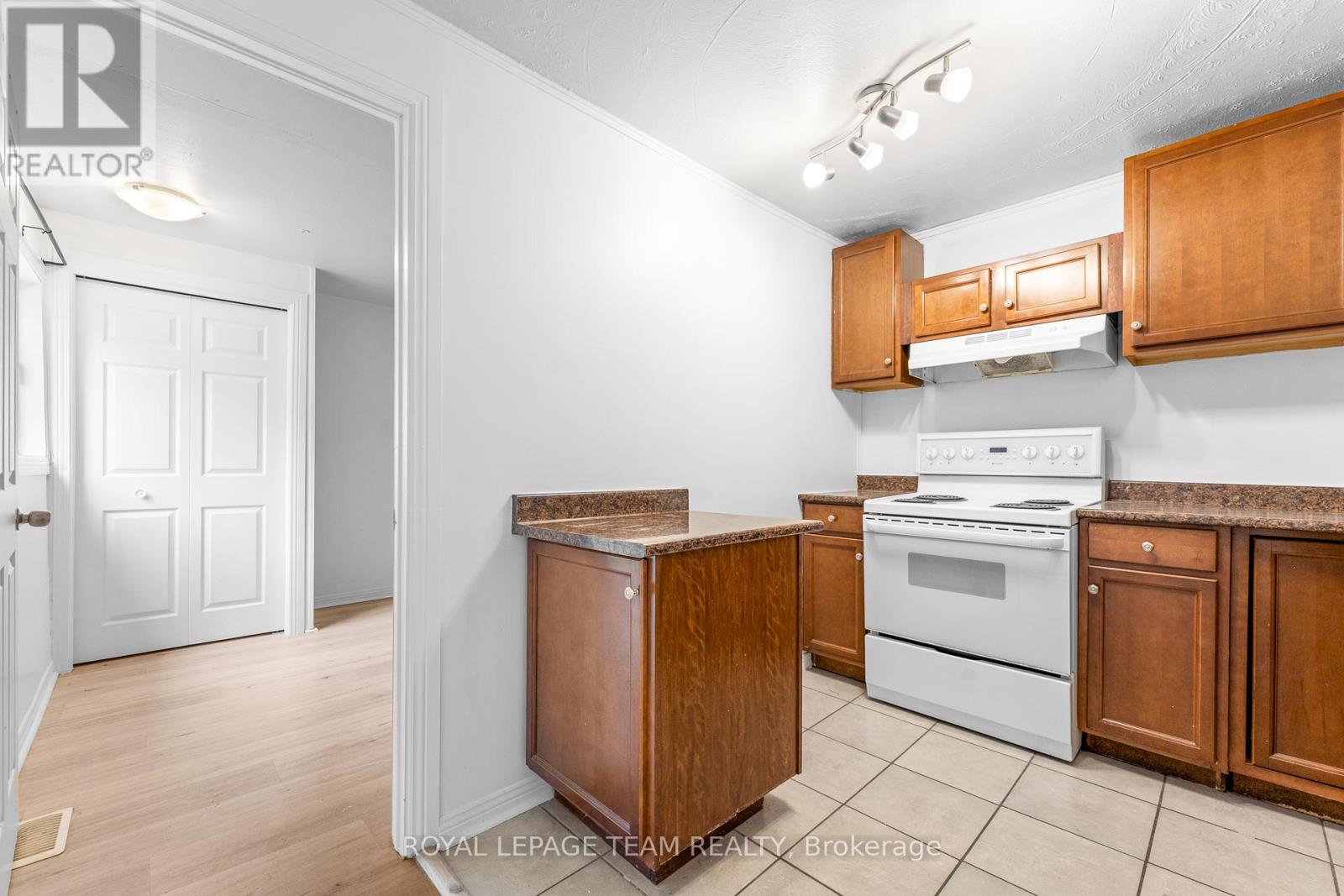 109 Marier Avenue, Ottawa, Ontario  K1L 5R9 - Photo 10 - X12974396