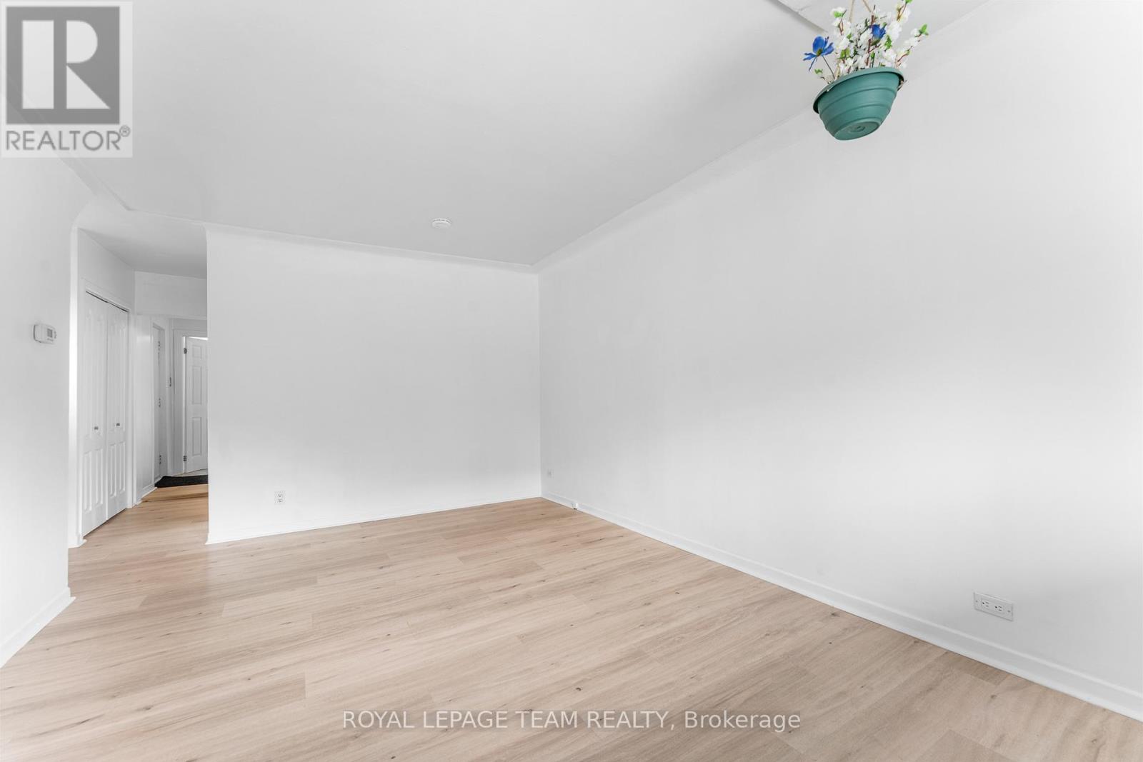 109 Marier Avenue, Ottawa, Ontario  K1L 5R9 - Photo 6 - X12974396