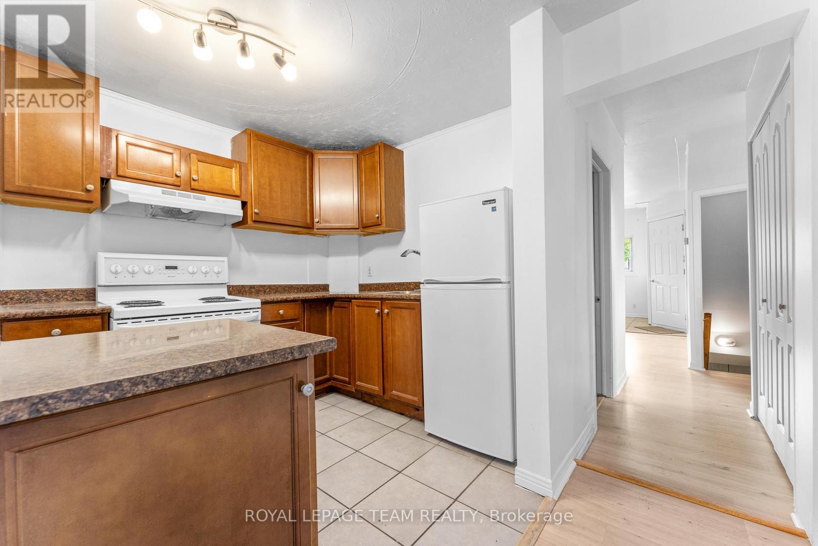 109 Marier Avenue, Ottawa, Ontario  K1L 5R9 - Photo 8 - X12974396