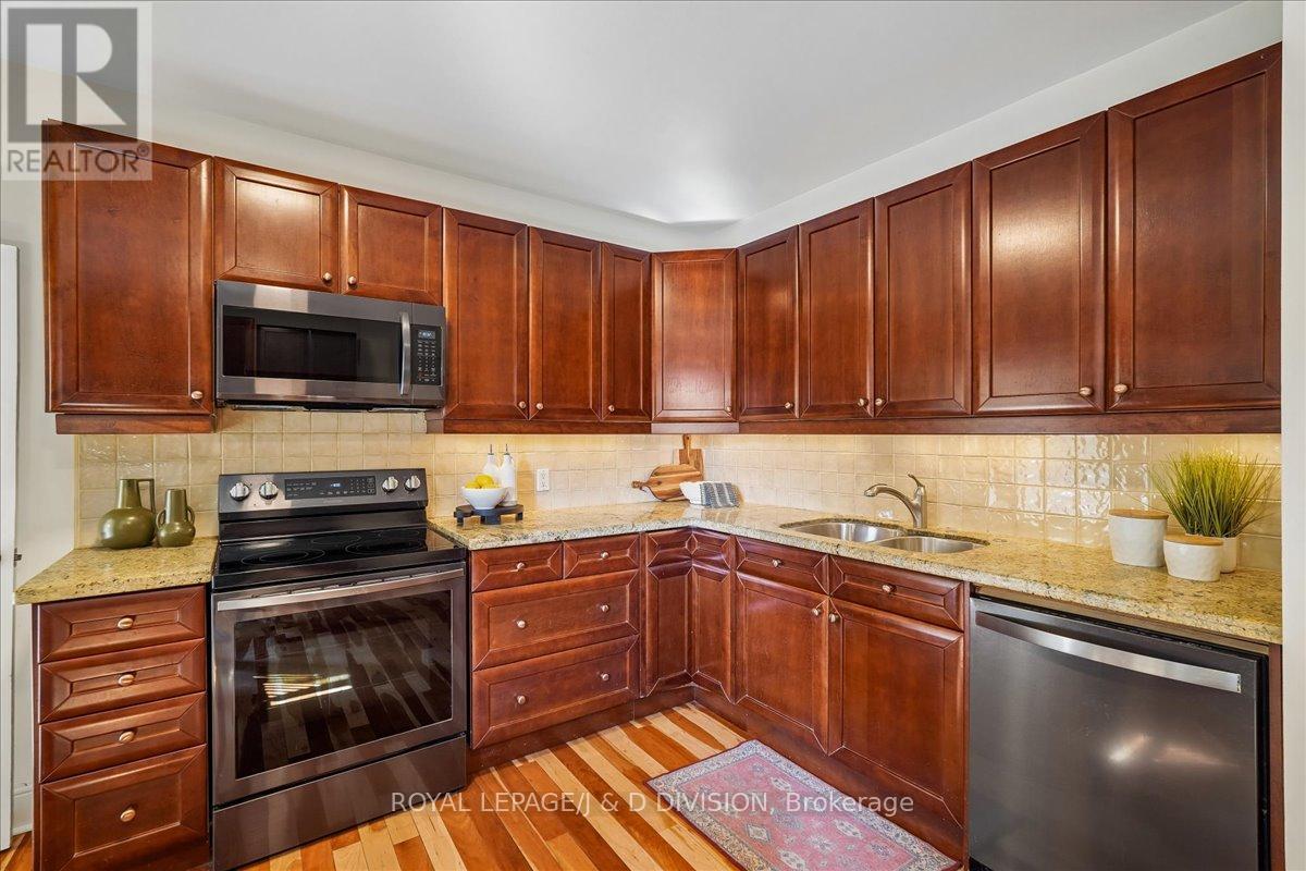 141 Browning Avenue, Toronto, Ontario  M4K 1W4 - Photo 13 - E12974398