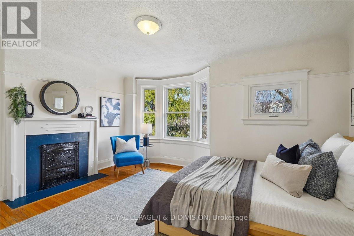 141 Browning Avenue, Toronto, Ontario  M4K 1W4 - Photo 15 - E12974398