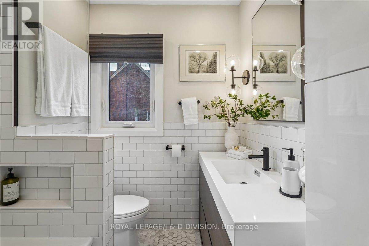 141 Browning Avenue, Toronto, Ontario  M4K 1W4 - Photo 22 - E12974398