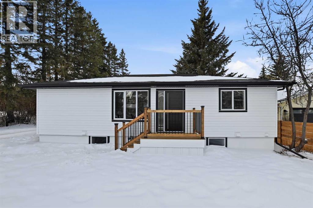 5026 53 Street, Sylvan Lake, Alberta T4S 1E7 - Photo 2 - A2288797