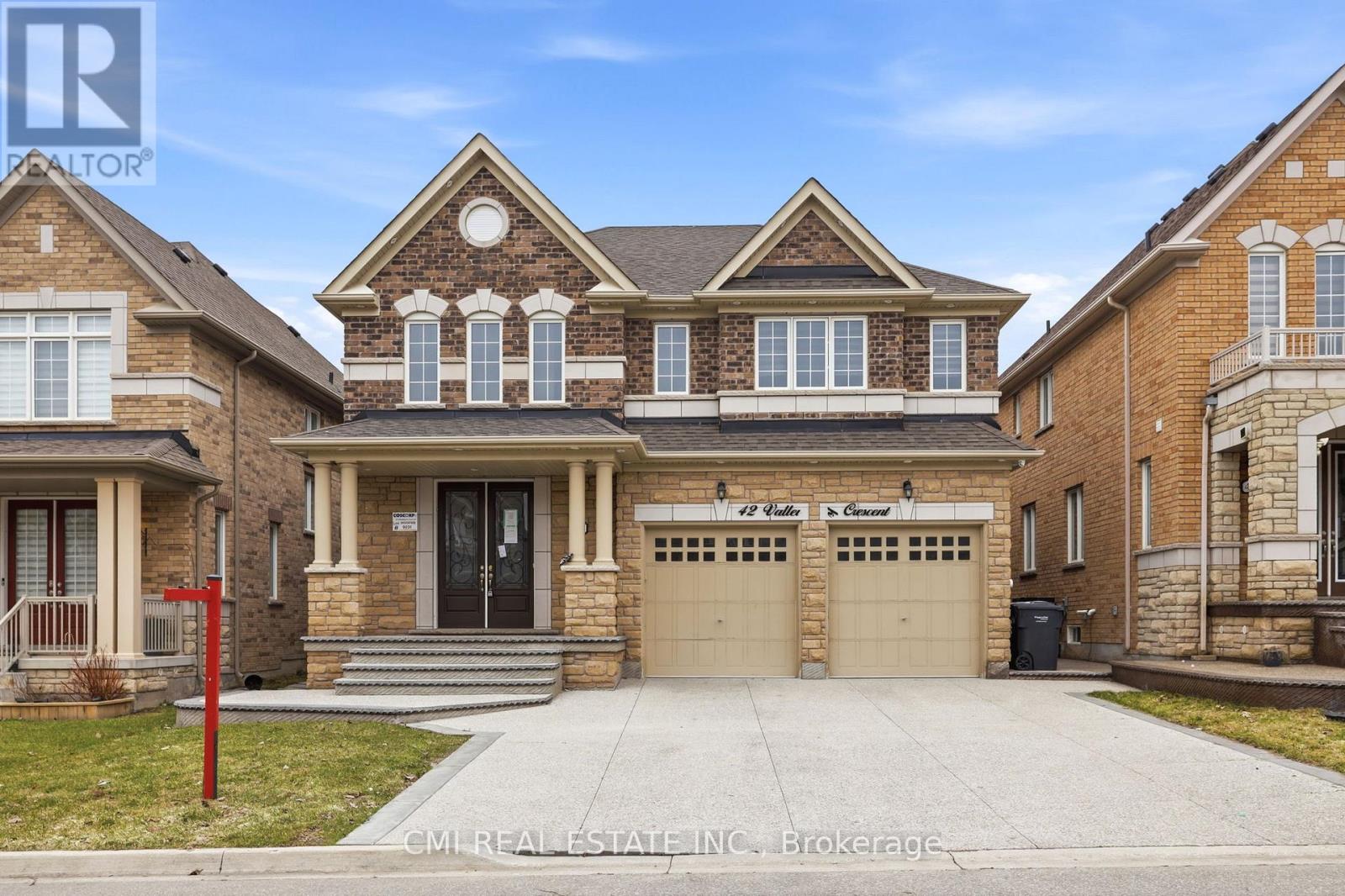 42 Valleybrook Crescent, Caledon, Ontario  L7C 4C5 - Photo 2 - W12974392