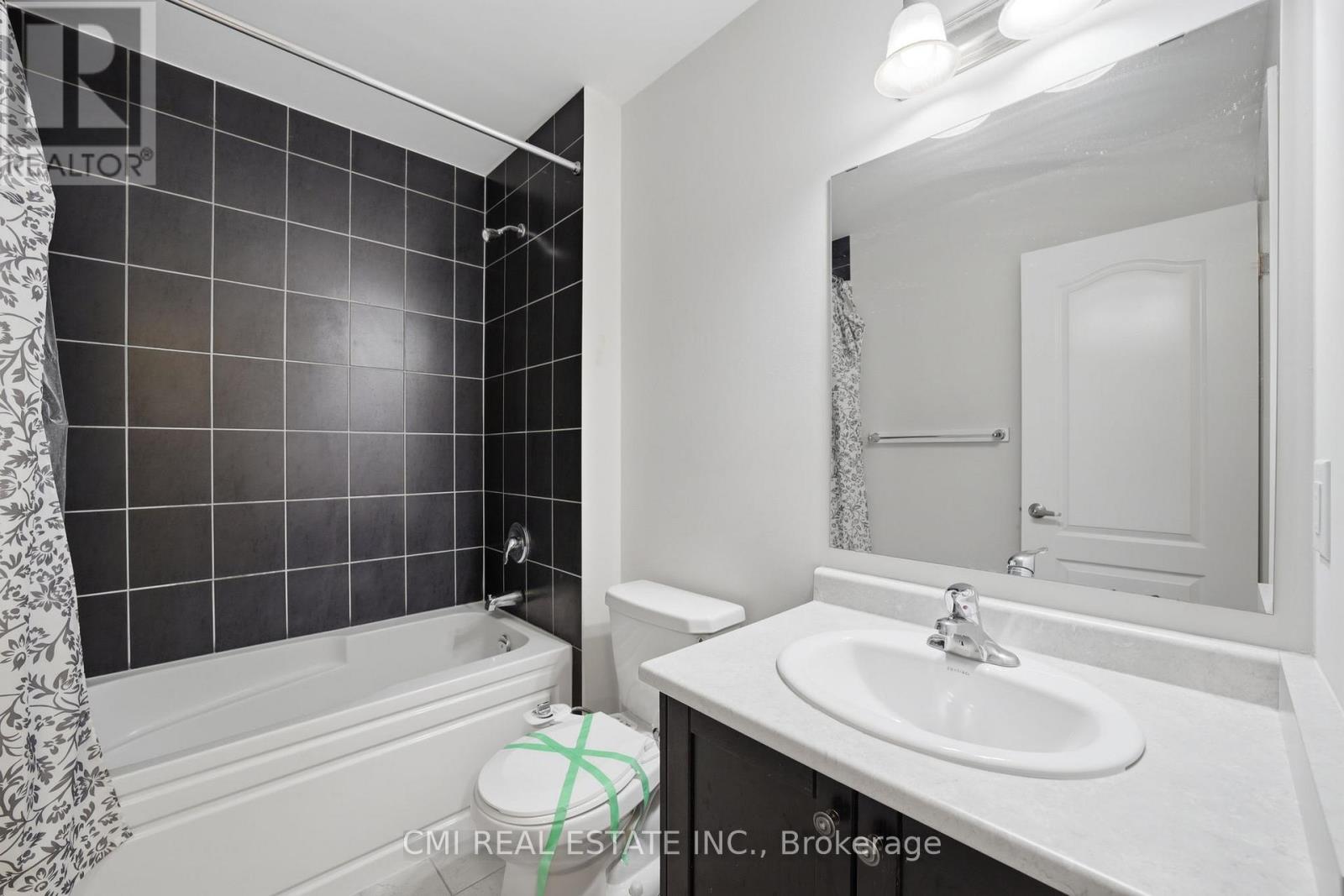 42 Valleybrook Crescent, Caledon, Ontario  L7C 4C5 - Photo 35 - W12974392