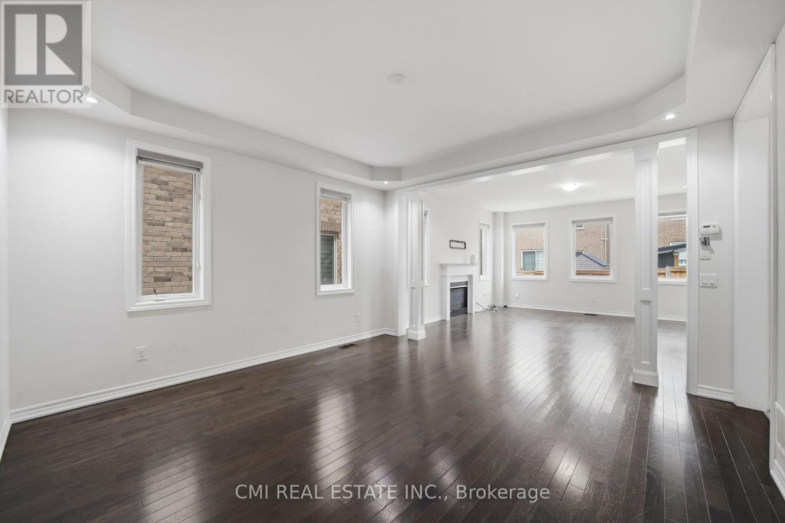 42 Valleybrook Crescent, Caledon, Ontario  L7C 4C5 - Photo 6 - W12974392