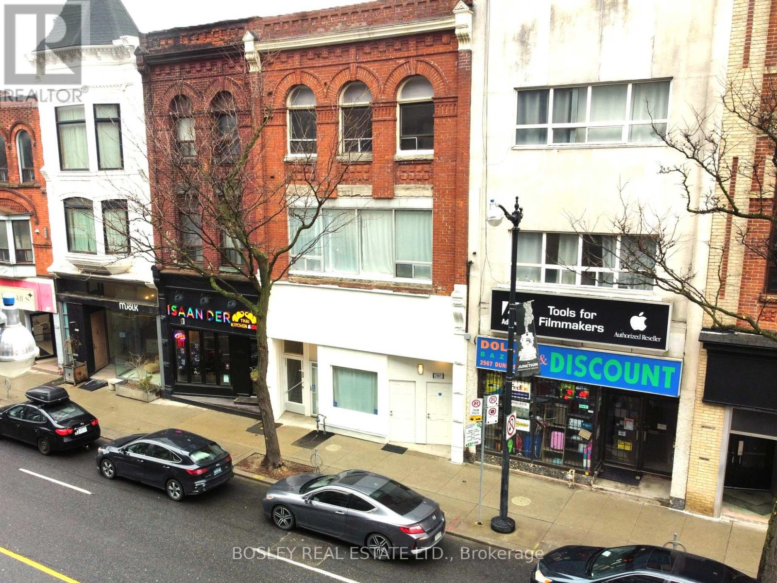 2963 DUNDAS STREET W, Toronto, Ontario