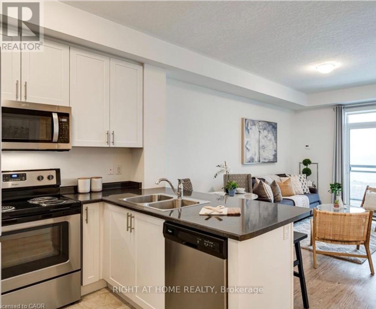 206 - 35 Southshore Crescent, Hamilton, Ontario  L8E 0J2 - Photo 4 - X12974406