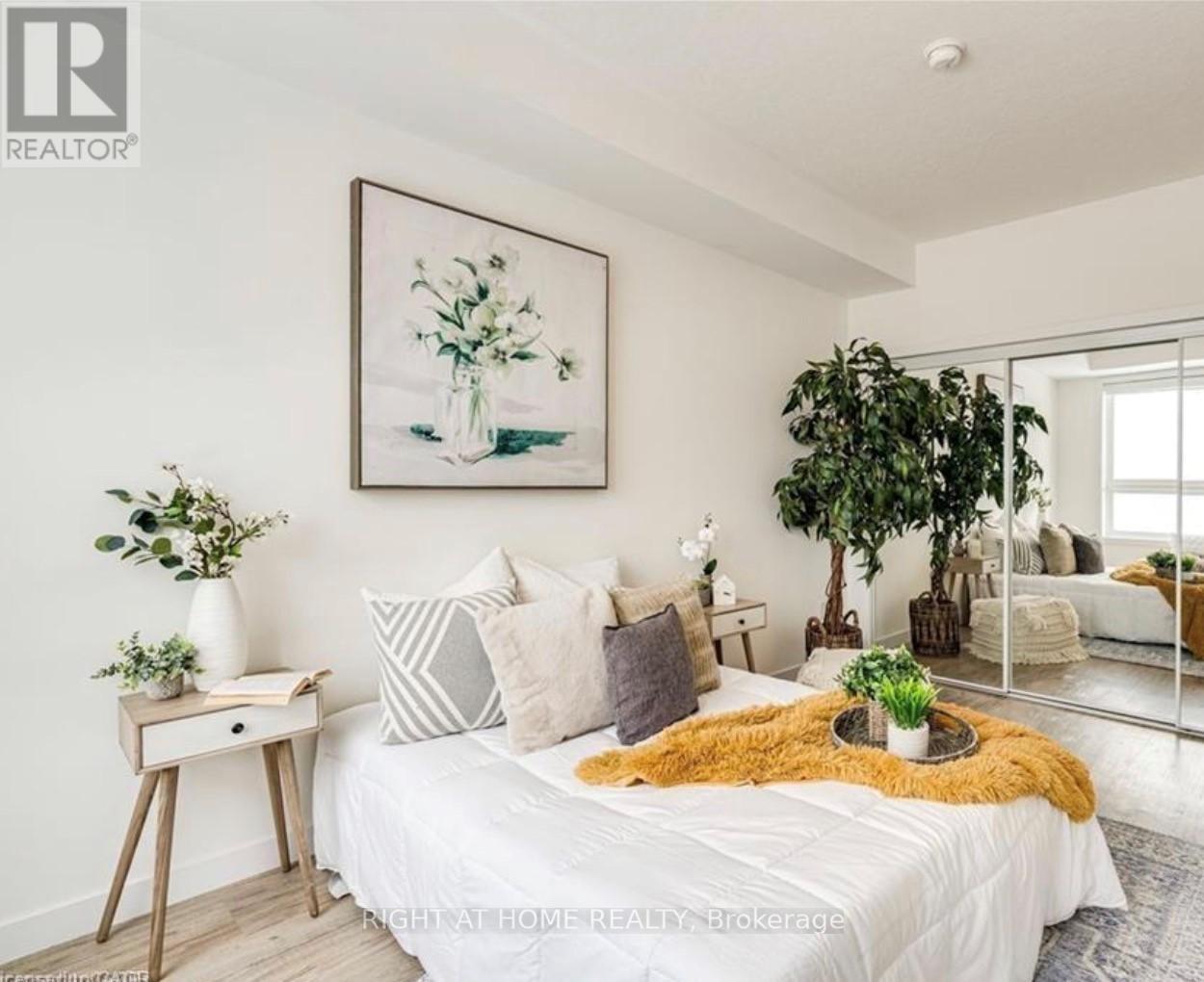 206 - 35 Southshore Crescent, Hamilton, Ontario  L8E 0J2 - Photo 9 - X12974406