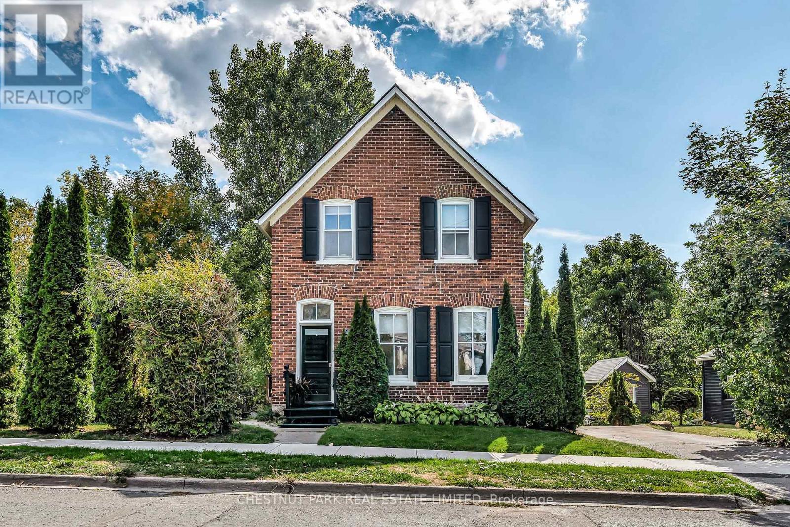 28 YORK STREET, Prince Edward County, Ontario