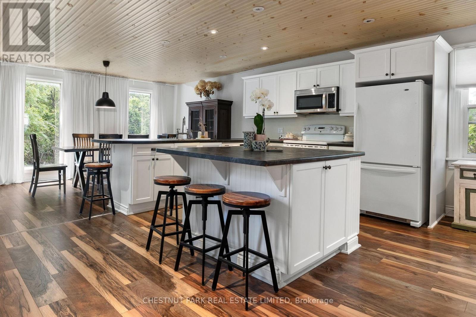 28 York Street, Prince Edward County, Ontario  K0K 2T0 - Photo 14 - X12974408